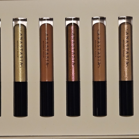 ANASTASIA BEVERLY HILL - Picture 6 of 8